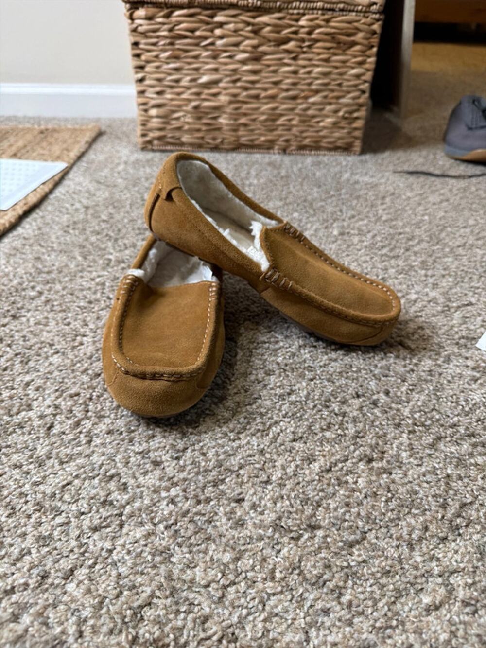 Koolaburra by UGG Tipton Chestnut Suede Moccasin Slippers Women’s Size 8 653